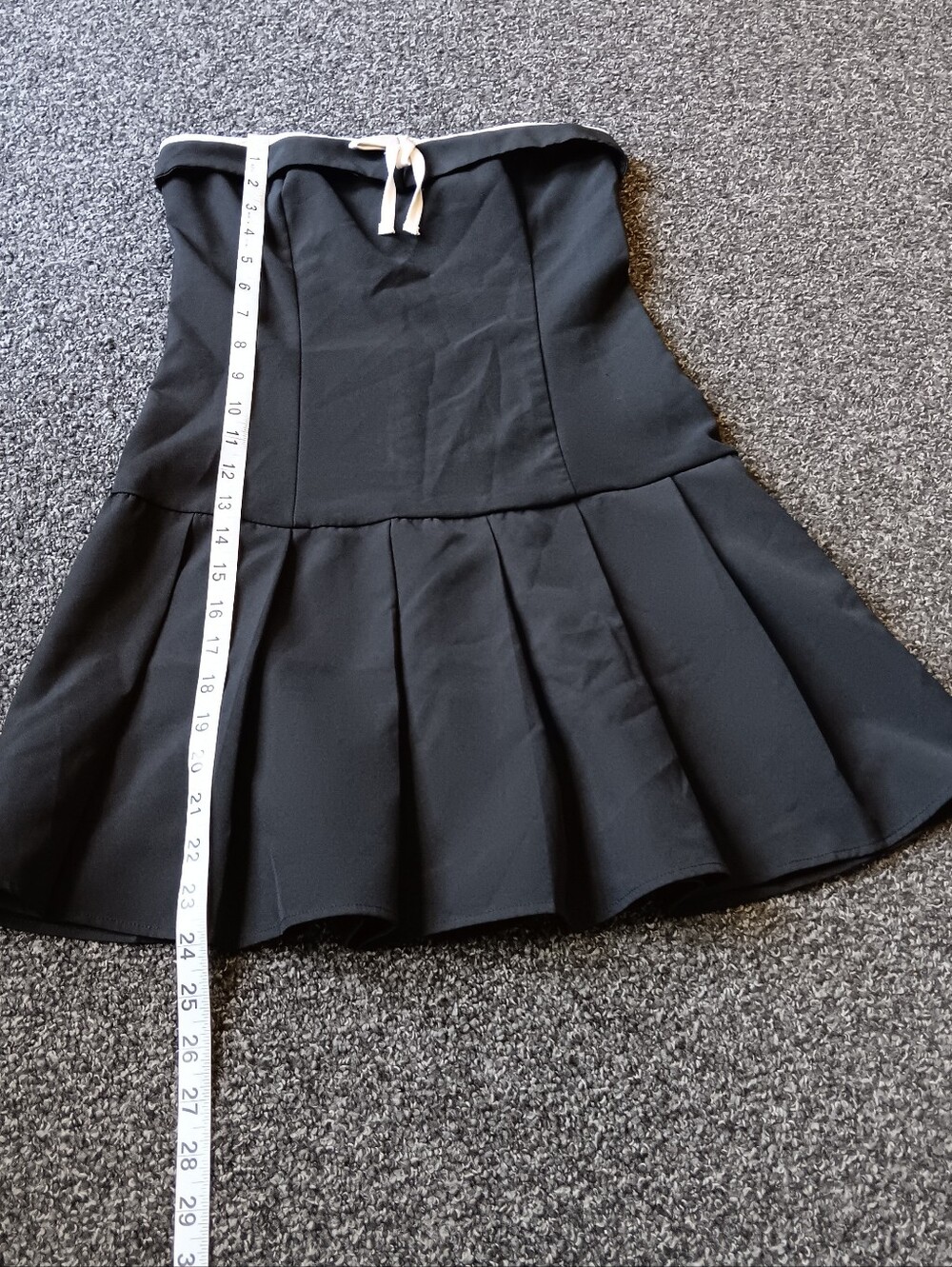 Strapless Black Skater Mini Dress with White Trim, Forever 21 Size Small - Picture 4 of 9